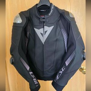 Super Speed 4 Leather Jacket is the sports motorcycle jacket